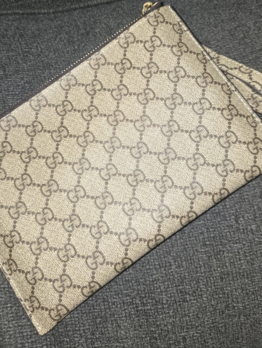 Super Signture Gray/Beige Canvas Wristlet Clutch W/bubbleBee Berry KeyChain Comb - Picture 3 of 6